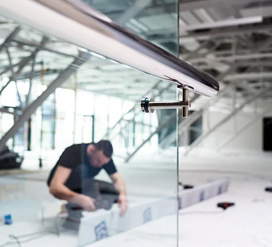 Lealman, FL highly skilled glass repair technicians